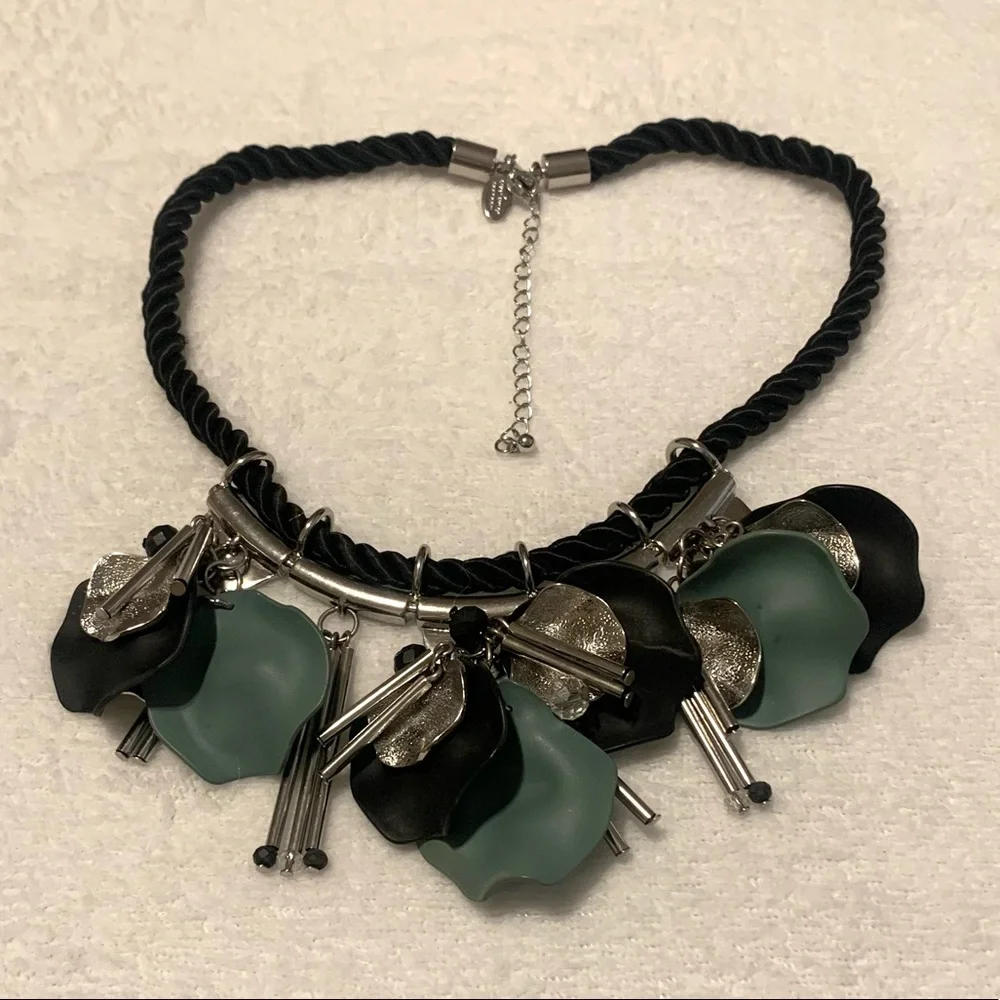 Beautiful Necklace, Ann Taylor, like new - Picture 1 of 4